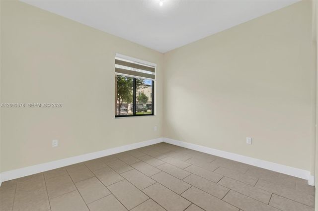8167 NW 41st Street E-110, Doral, FL 33166