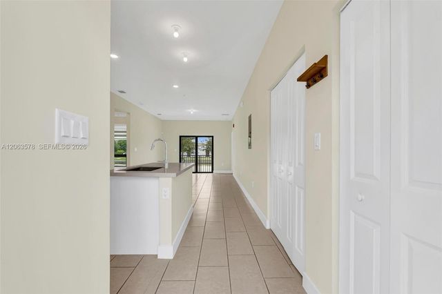 8167 NW 41st Street E-110, Doral, FL 33166