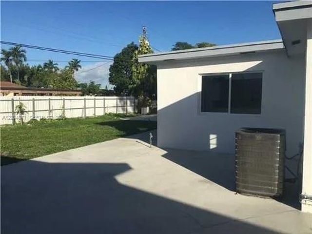 4242 SW 98th Ave 4242, Miami, FL 33165