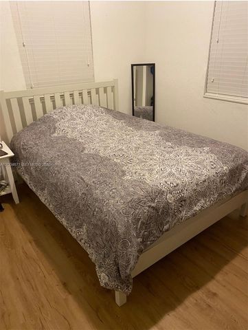 4242 SW 98th Ave 4242, Miami, FL 33165