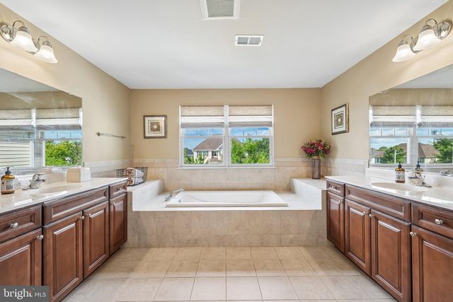 21 BUOY DR, Mount Laurel, NJ 08054