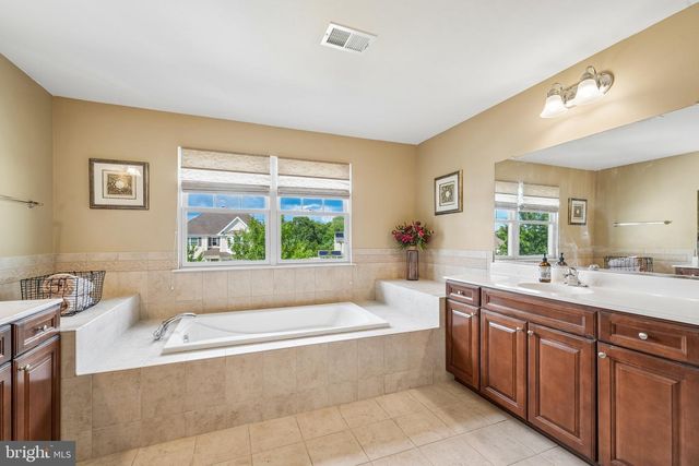 21 BUOY DR, Mount Laurel, NJ 08054