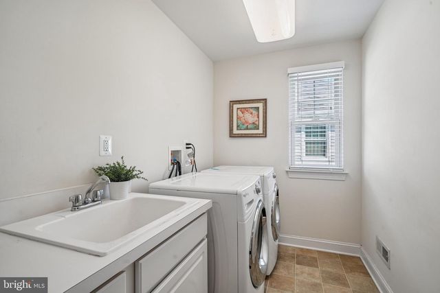 21 BUOY DR, Mount Laurel, NJ 08054