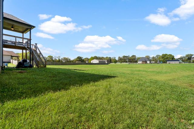 2950 Jim Taylor Rd, Woodlawn, TN 37191