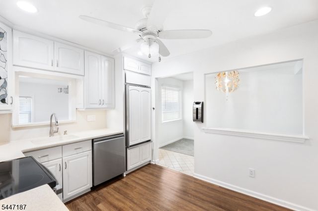 9 Riviera Dr, Somerville Boro, NJ 08876