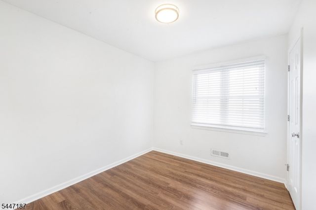 9 Riviera Dr, Somerville Boro, NJ 08876