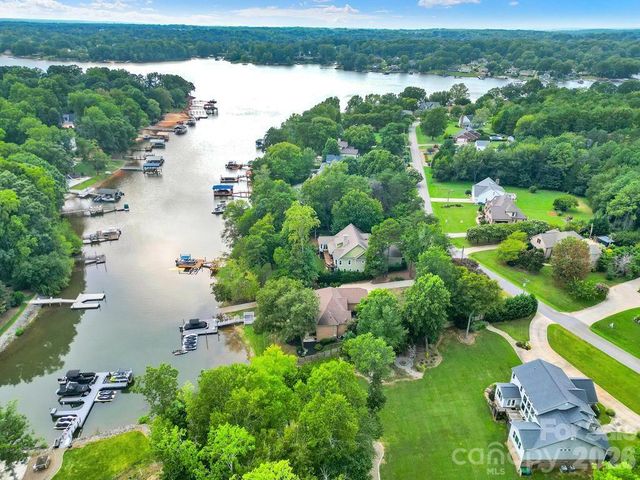 388 Ponderosa Circle, Mooresville, NC 28117