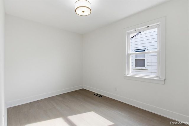 26066 Barrington Street, Madison Heights, MI 48071