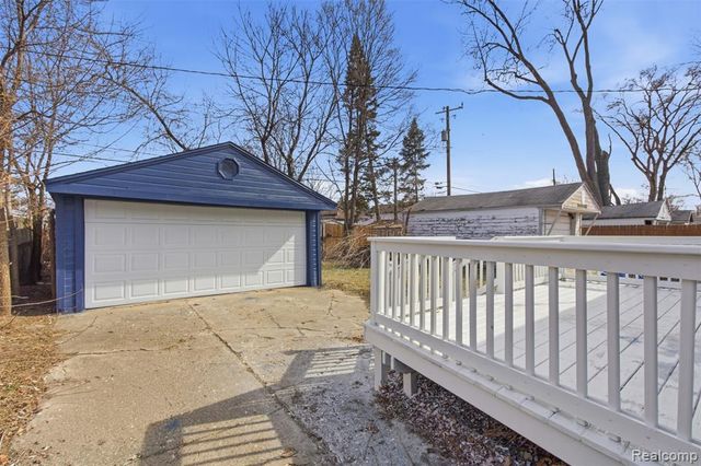 26066 Barrington Street, Madison Heights, MI 48071