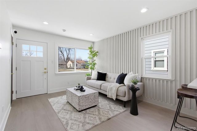 26066 Barrington Street, Madison Heights, MI 48071
