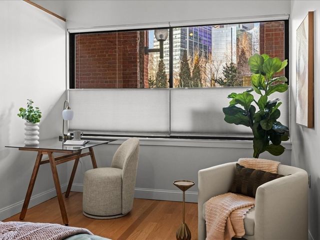 33 Sleeper St 104, Boston, MA 02210