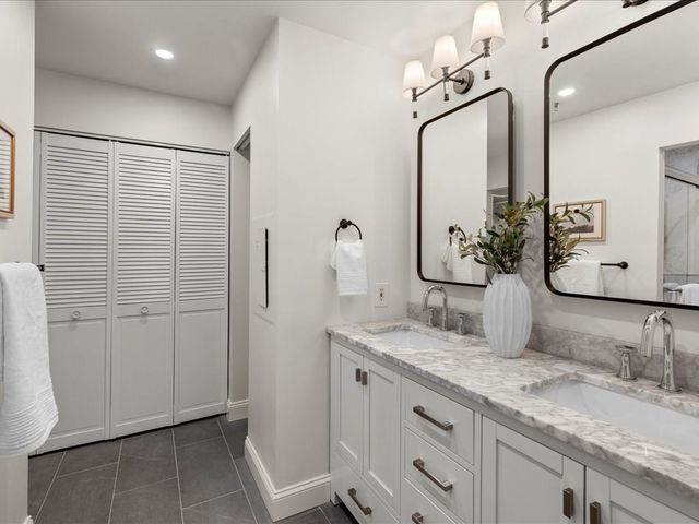 33 Sleeper St 104, Boston, MA 02210