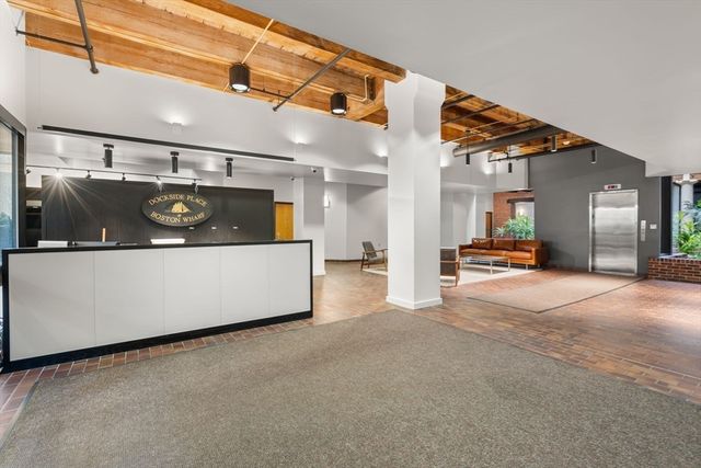 33 Sleeper St 104, Boston, MA 02210