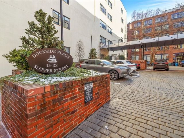 33 Sleeper St 104, Boston, MA 02210