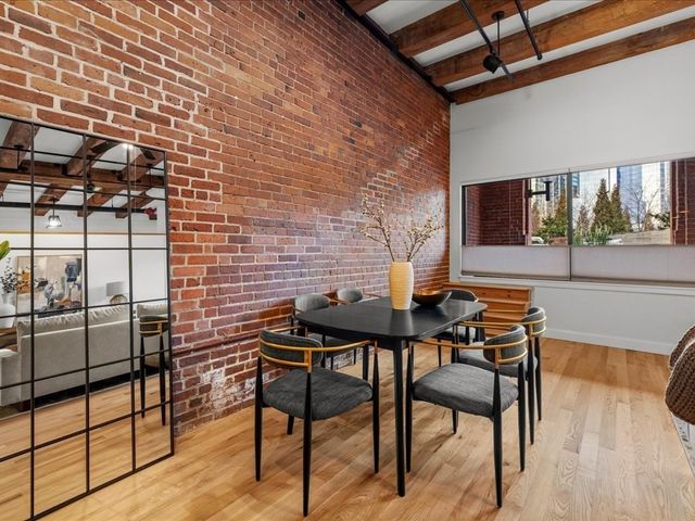 33 Sleeper St 104, Boston, MA 02210