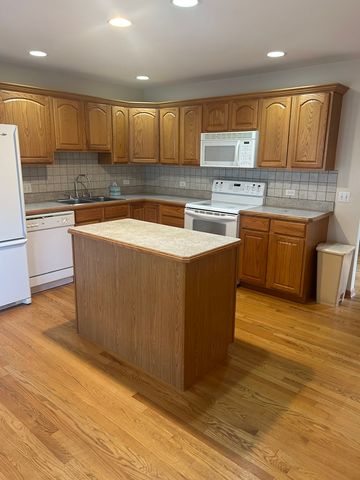 681 Hampshire Drive, Hampshire, IL 60140