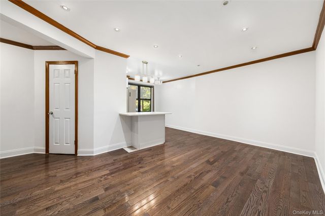 88-10 34th Avenue 1 H, Jackson Heights, NY 11372