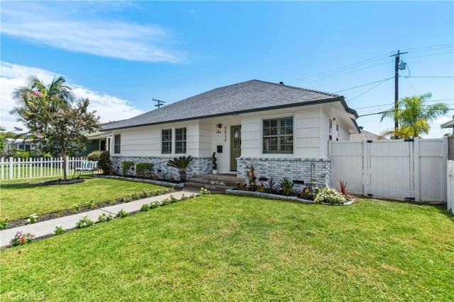 5530 E Pageantry, Long Beach, CA 90808