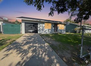 955 E Kaviland Avenue, Fresno, CA 93706