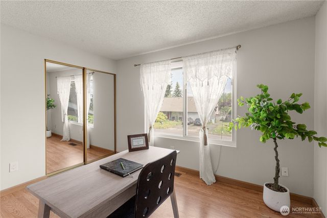 26631 Carnaby Way, Kent, WA 98032