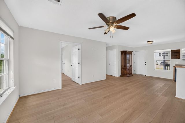 570 Stovall Drive, Palacios, TX 77465