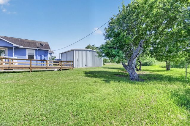 570 Stovall Drive, Palacios, TX 77465