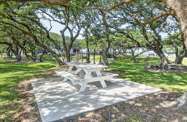 570 Stovall Drive, Palacios, TX 77465