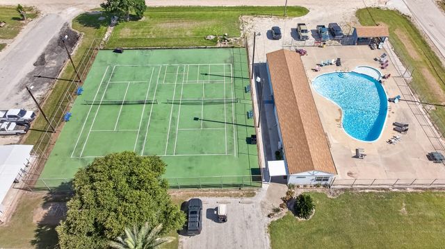 570 Stovall Drive, Palacios, TX 77465