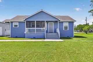 570 Stovall Drive, Palacios, TX 77465