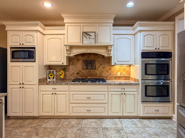 137 St Annes Dr., Hattiesburg, MS 39401