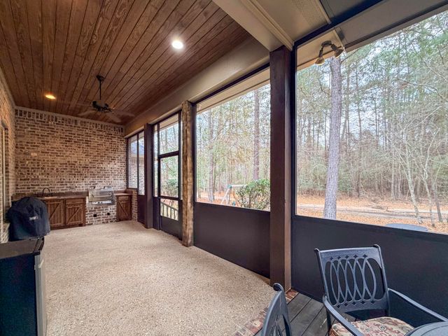 137 St Annes Dr., Hattiesburg, MS 39401