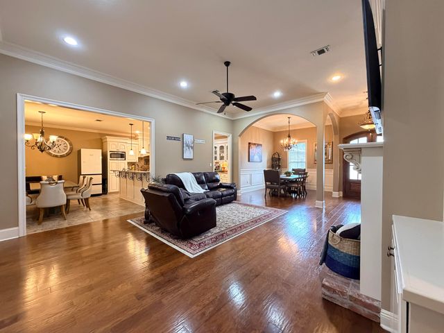 137 St Annes Dr., Hattiesburg, MS 39401