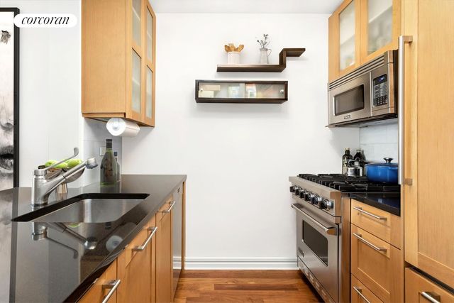 200 W End Ave Apt 12M, New York City, NY 10023