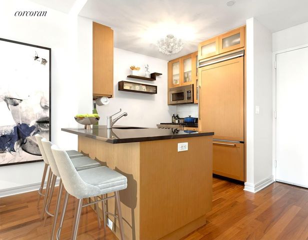 200 W End Ave Apt 12M, New York City, NY 10023