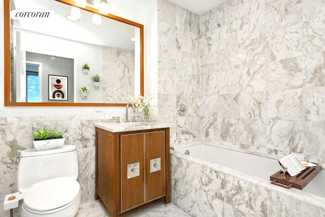 200 W End Ave Apt 12M, New York City, NY 10023