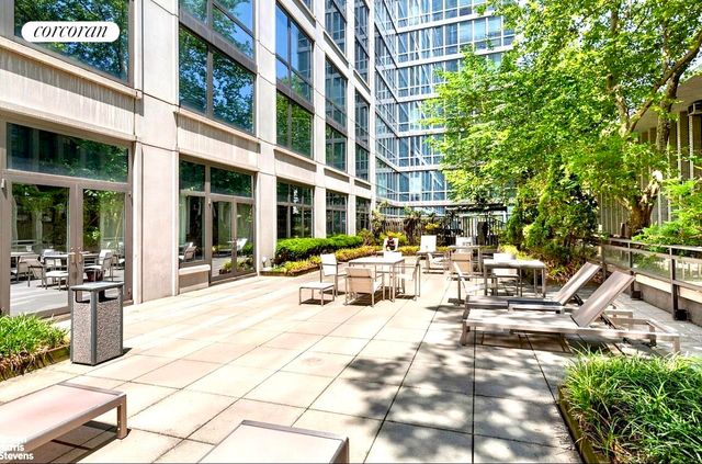 200 W End Ave Apt 12M, New York City, NY 10023