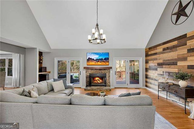 3291 Coachmans Way NE, Roswell, GA 30075