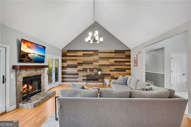 3291 Coachmans Way NE, Roswell, GA 30075