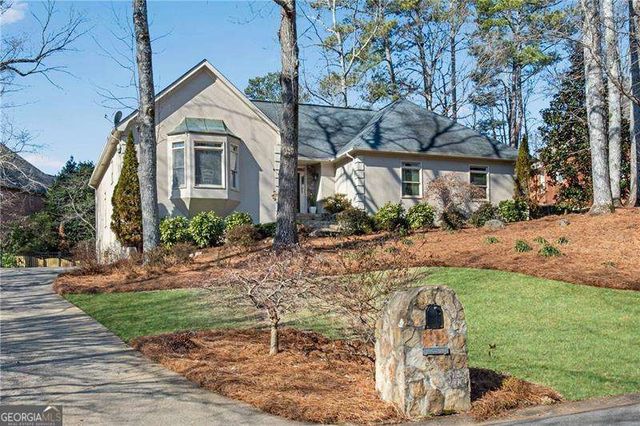 3291 Coachmans Way NE, Roswell, GA 30075