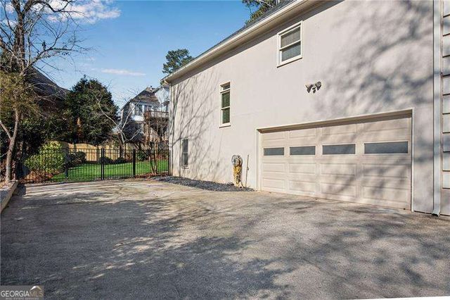 3291 Coachmans Way NE, Roswell, GA 30075