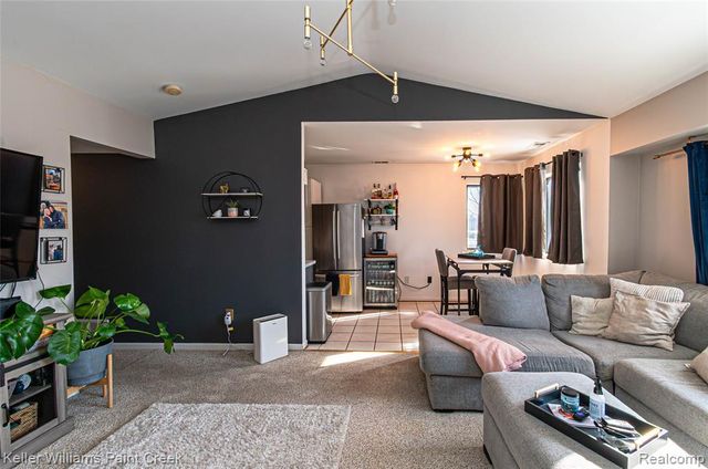 17437 Utica Oaks Lane, Roseville, MI 48066