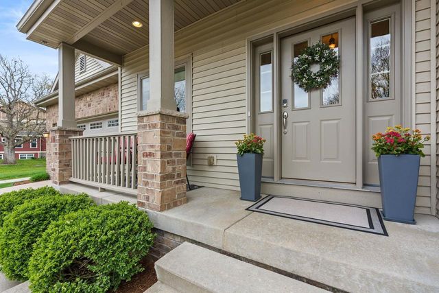 5639 Old Oak Drive, Fitchburg, WI 53711