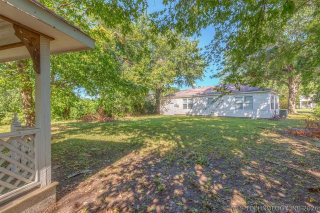 524 S Liberty Avenue, Okmulgee, OK 74447