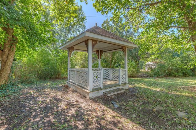 524 S Liberty Avenue, Okmulgee, OK 74447