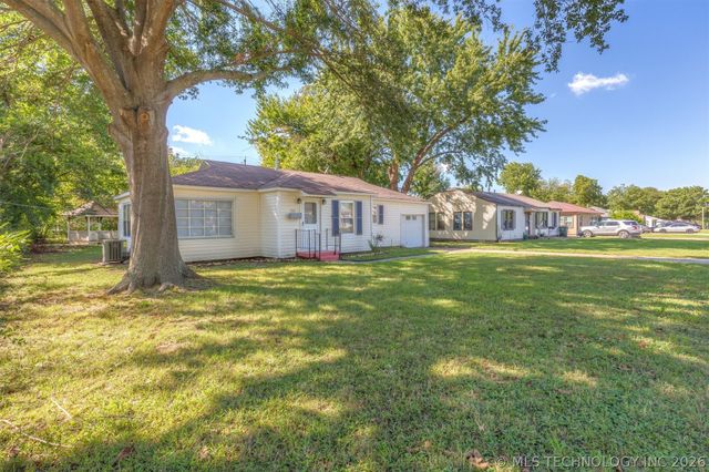 524 S Liberty Avenue, Okmulgee, OK 74447
