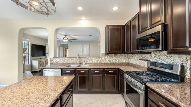 7619 Clos Du Bois, San Antonio, TX 78253