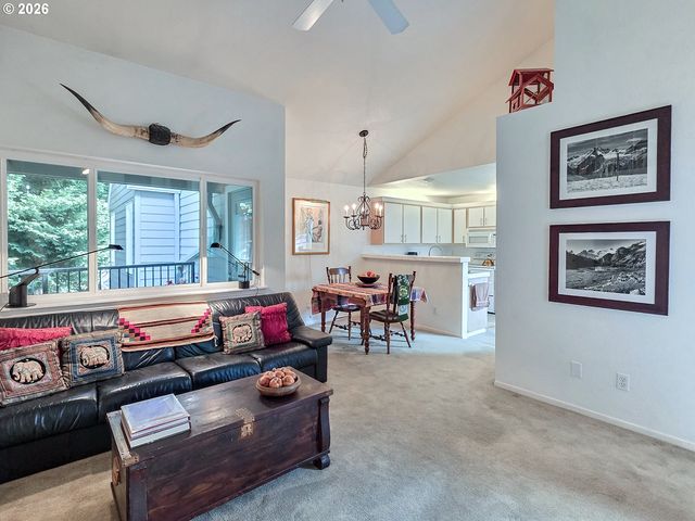 5225 JEAN Rd 205, Lake Oswego, OR 97035