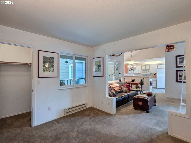 5225 JEAN Rd 205, Lake Oswego, OR 97035