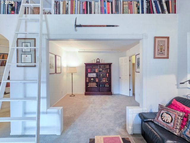 5225 JEAN Rd 205, Lake Oswego, OR 97035