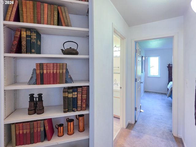 5225 JEAN Rd 205, Lake Oswego, OR 97035